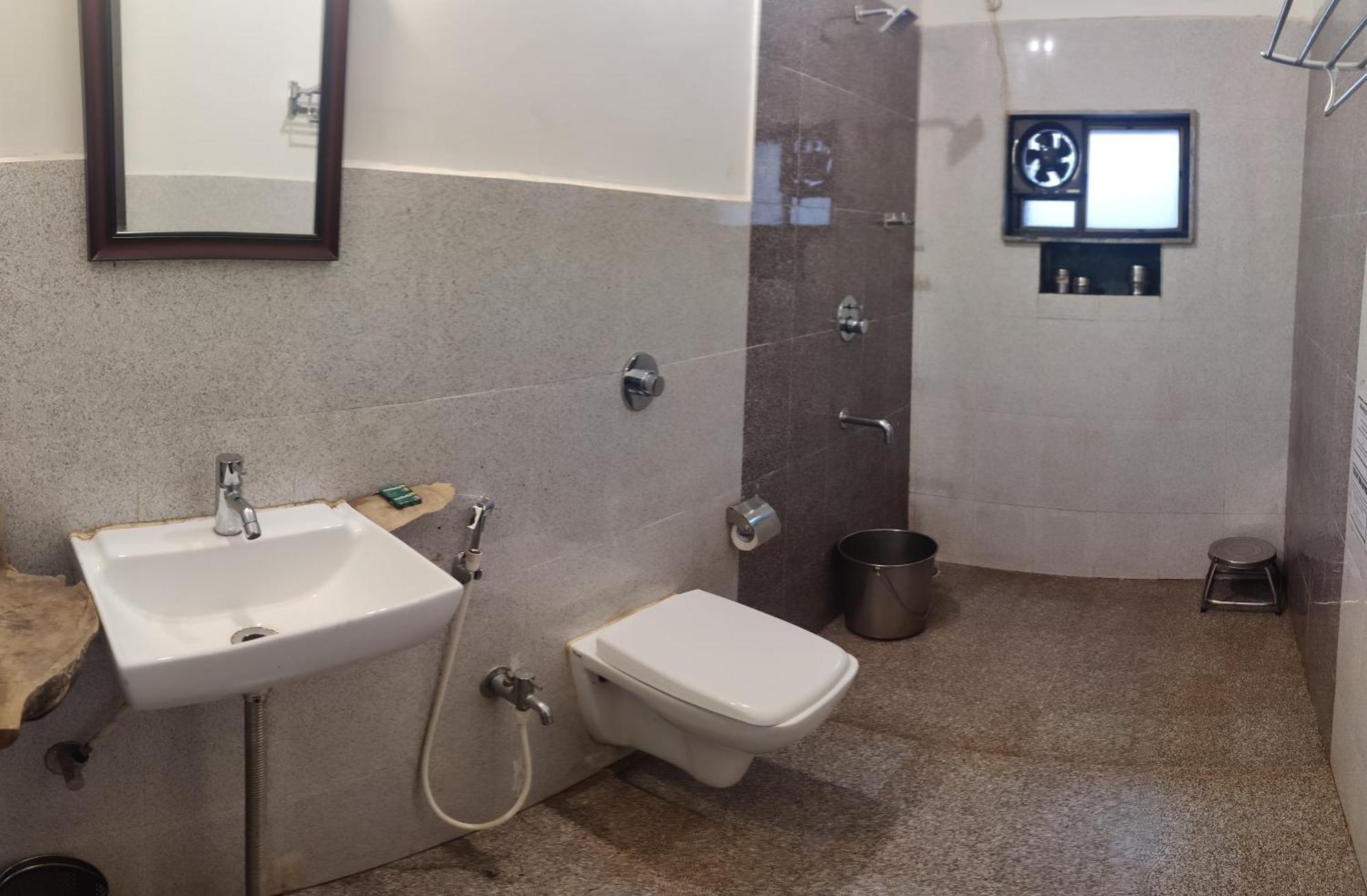 Amrutes' Nisarga Sahavas Villa Dapoli Room photo